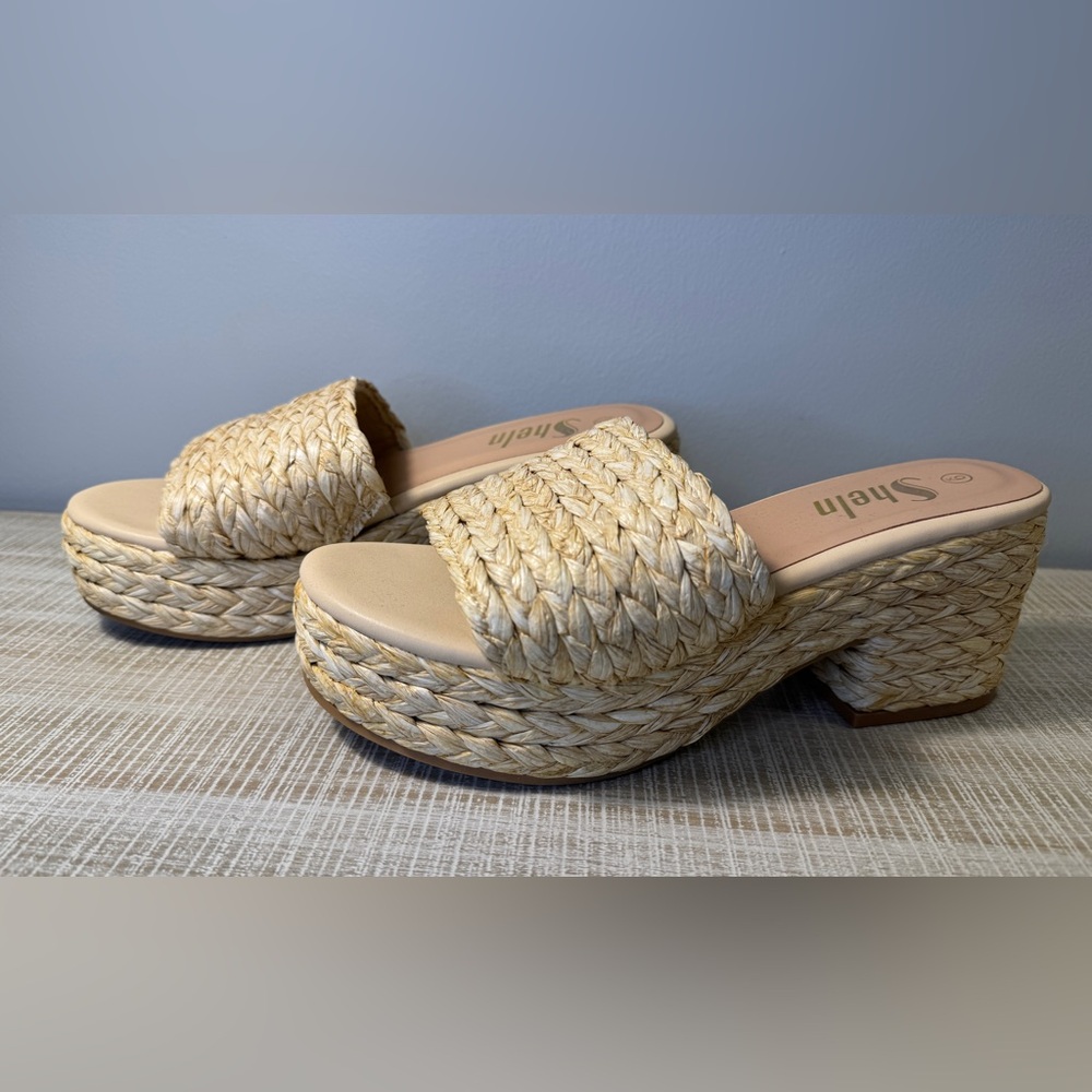 Sheln Beige Wedge Open-Toe Size 9
